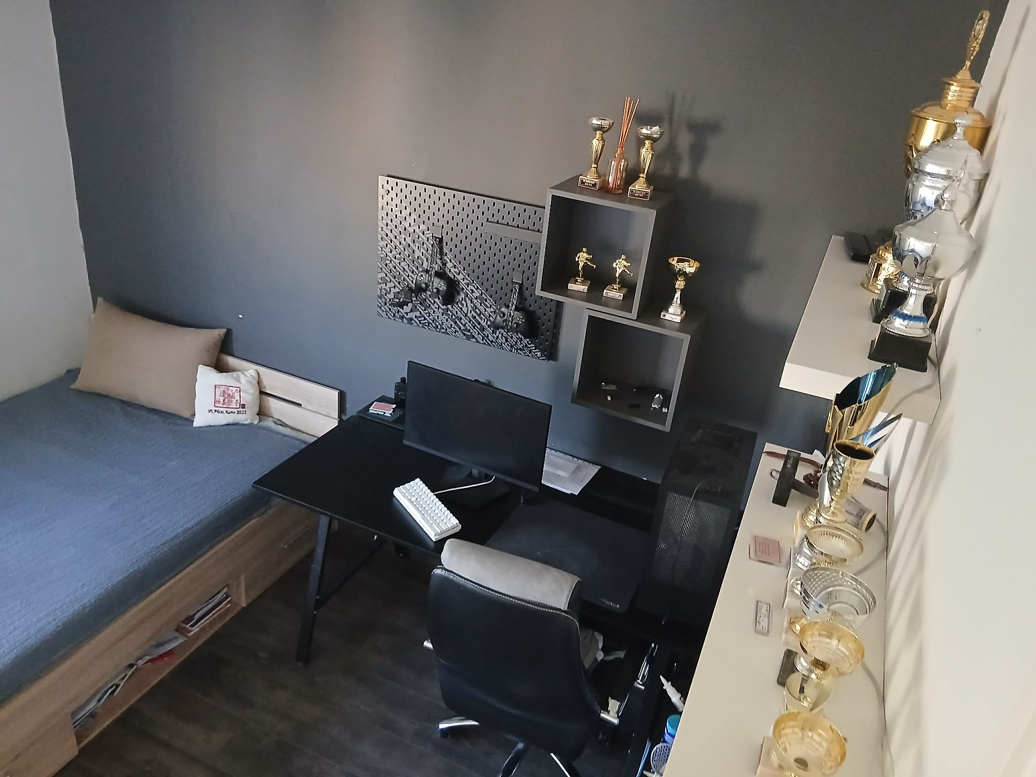 Ziegelwohnung mit Balkon und sicherem Parkplatz in Székesfehérvár – Bild 2
