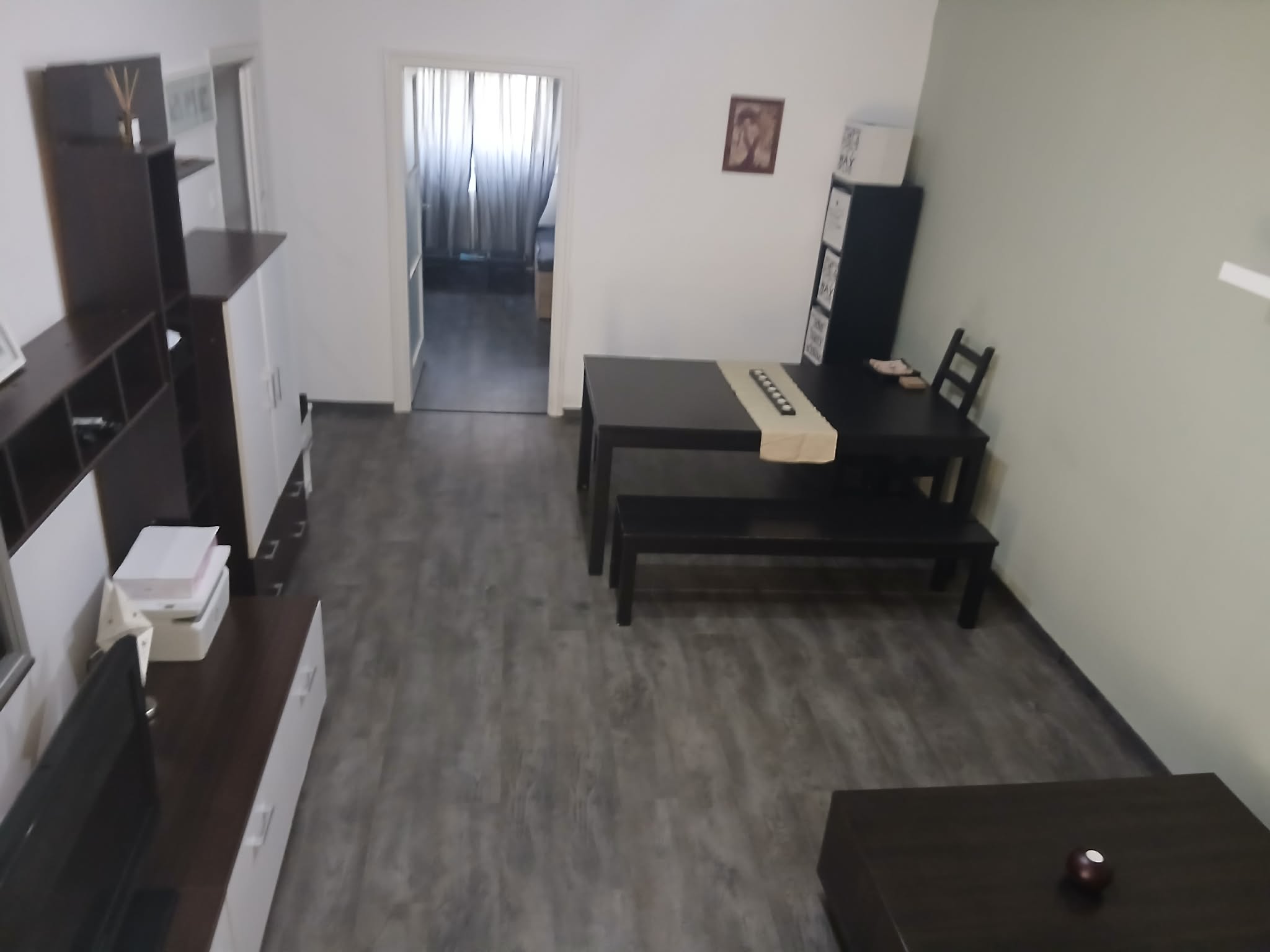 Ziegelwohnung mit Balkon und sicherem Parkplatz in Székesfehérvár